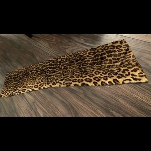 Host Pick 🎉 Banana Republic Unisex Cotton Silk Animal Leopard Print Neck Scarf